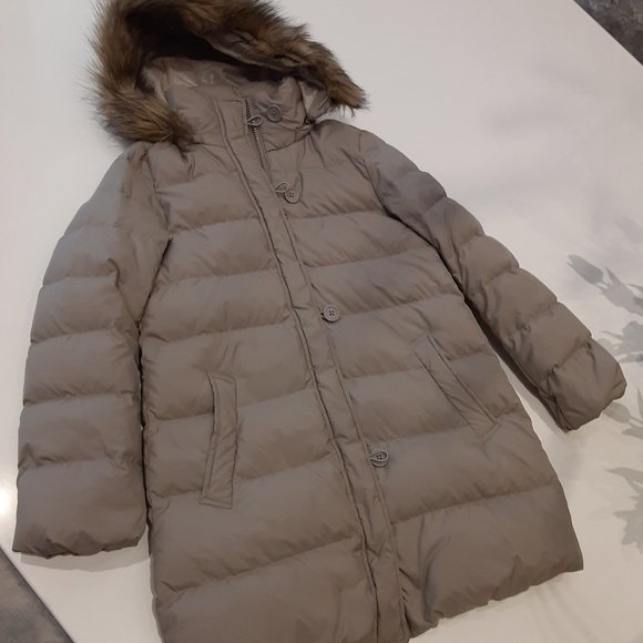 Uniqlo kids down puffer coat with faux fur trim - Picture 2 of 10